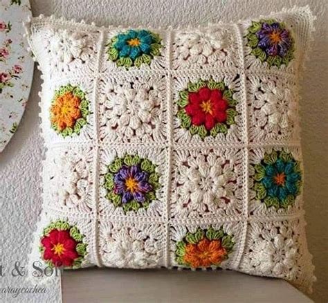 Pin By Clau Zovak On Almohadones Y Puff Crochet Cushion Cover