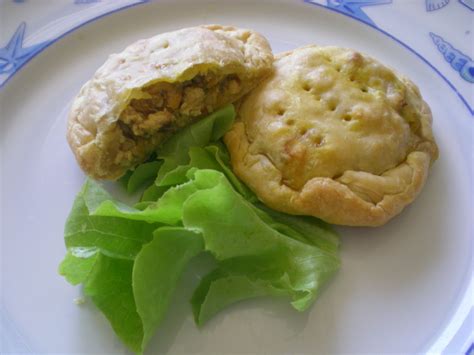 Feuilletés au poulet poivrons et pruneaux Recette de Feuilletés au