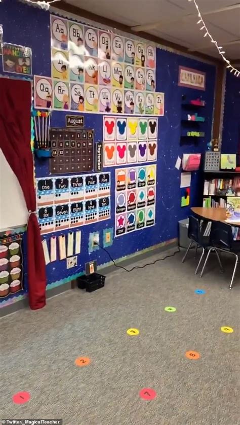 Teacher Creates Magical Disney Themed Classroom Tour Daily Mail Online