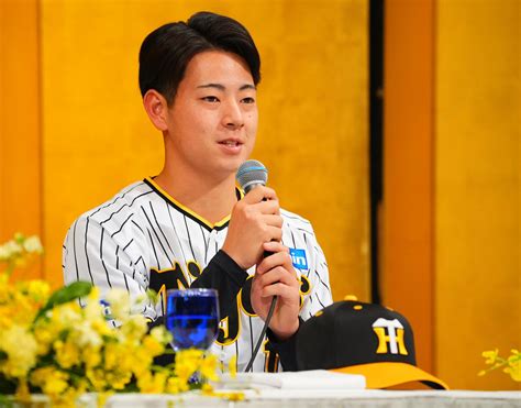 【阪神】ドラ1下村海翔が入団会見「阪神の19番下村と言ってもらえるよう」強気投球で地元わかす プロ野球写真ニュース 日刊スポーツ