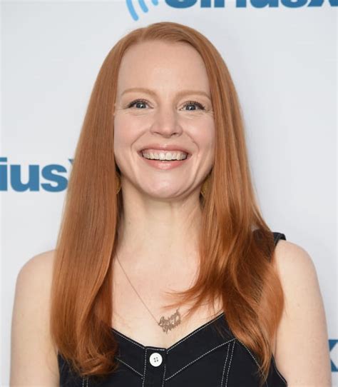 Yellowjackets Season Lauren Ambrose To Play Adult Vanessa Tv Fanatic