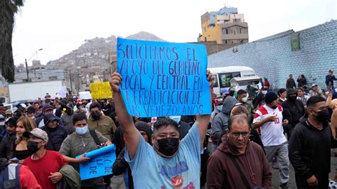 Manifestantes Protestan Contra El Aumento De La Delincuencia En Per