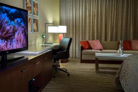 Suites in Orlando, FL | Renaissance Hotel Orlando