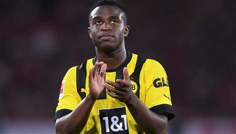 Neuer Vertrag Der BVB Ist Mit Youssoufa Moukoko Beinahe Am Ziel