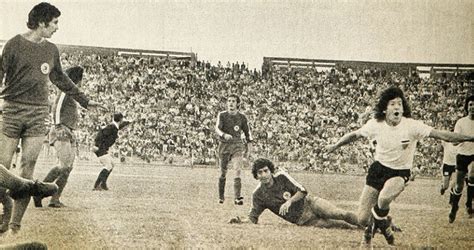 Cuál fue el primer partido oficial en el Monumental Futuro