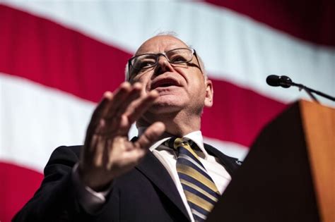 Gus Walz Tearfully Cheers As His Father Accepts Vp Nomination At Dnc