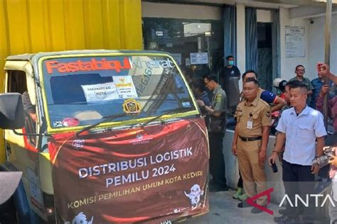 Kpu Kediri Distribusi Logistik Pemilu Dengan Mobil Boks Antara