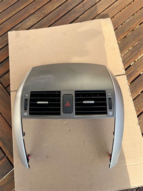 09 13 Toyota Corolla Center Upper Dash Bezel AC Heater Air Vent