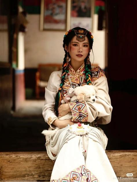 Pin By Minka Schumese On Tibet Historical Fashion Traditional