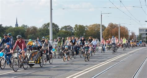 Adfc Familien Fahrraddemo Sichere Radwege F R Gro Und Klein Adfc