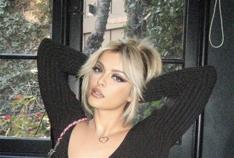 Bebe Rexha publikon video provokuese nga çastet intime me të dashurin