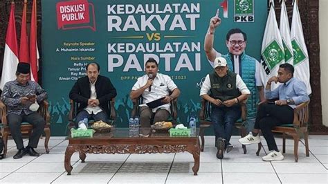 Refly Harun Ingatkan Jokowi Agar Tidak Mudah Menerbitkan Perppu