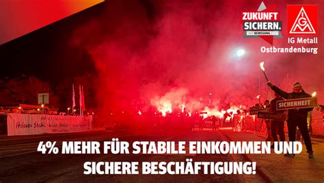 Stahlarbeiter In Eisenh Ttenstadt Starten Mit Einer Feurigen