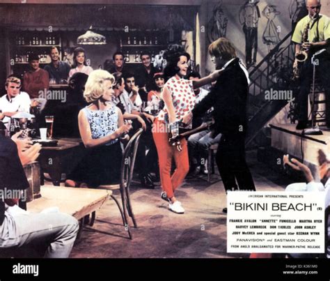 Hot Sexy Martha Hyer Bikini Pics