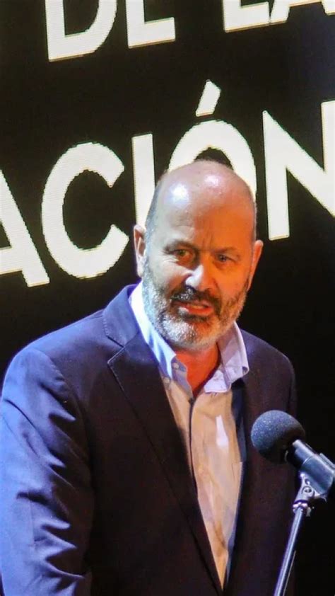 Sturzenegger se diferenció de Caputo por el tema prepagas y pidió