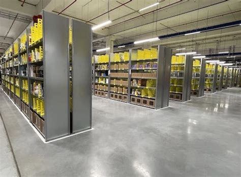 As Es El Centro Log Stico Robotizado De Amazon En Murcia