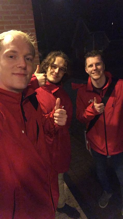 Het Volkspetitie Team In Wagenborgen Voor Nationaliseren Van Onze