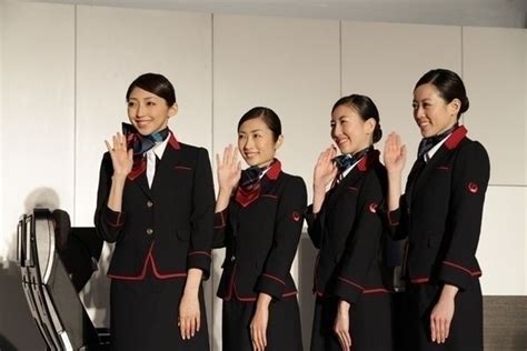 JAL, Japan Airlines cabin crew uniforms | Cabin crew, Flight attendant ...