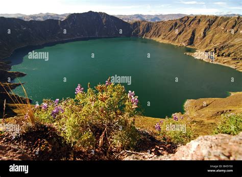 Quilotoa, Ecuador, Overview of Quilotoa volcano, the westernmost ...