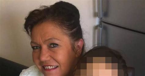 Mum Threatens Neighbour Over Noisy Sex And Telling Her To Go And Do It In A Field The Mirror