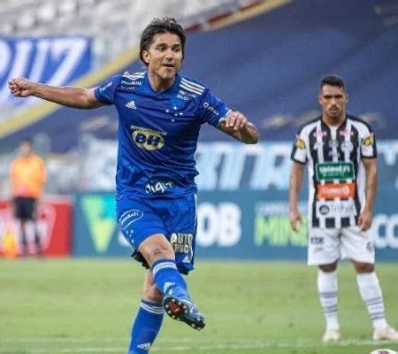 Cruzeiro Vence O Athletic De Loco Abreu E Entra No G Do Mineiro