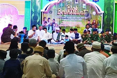 Umat Islam Biak Zikir Bershalawat Sambut Tahun Baru Antara News