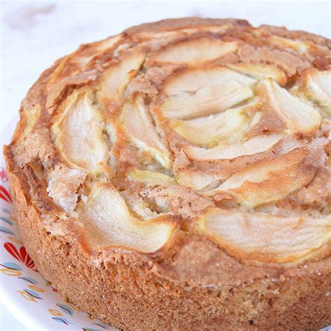 Torta Matera De Manzana Y Ciruela Incre Blemente H Meda Y Lista En