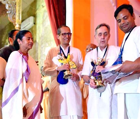 Mamata Banerjee, Alfred Ford at Isckon Temple