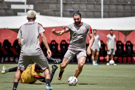 Vit Ria Faz Nico Treino Antes De Enfrentar O Csa E Embarca Para Macei