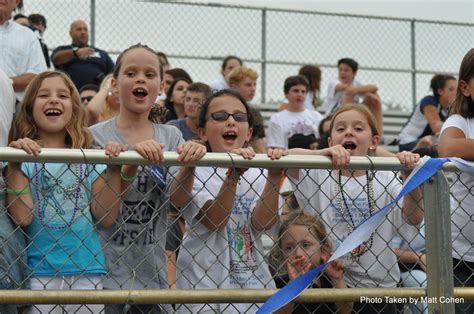 kids cheering