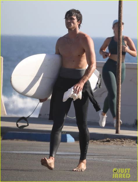 Jacob Elordi Bares His Abs After Surf Session In Malibu Photo 4495917 Shirtless Photos Just