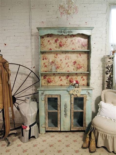 Shabby Chic furniture and colors