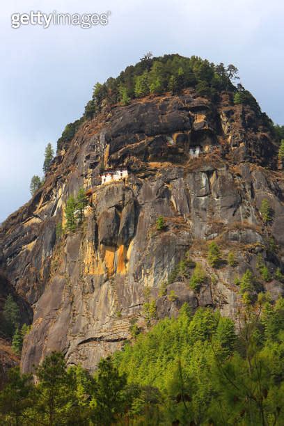 View Of The Spectacular Tigers Nest Monastery Taktsang Palphug