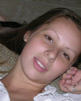 Hirsute natürliche Amateur Babe spreizt Muschi Porno Bilder Sex Fotos XXX Bilder PICTOA