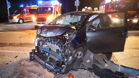 Vorfahrt missachtet Zusammenstoß auf B430 bei Hohenwestedt SHZ