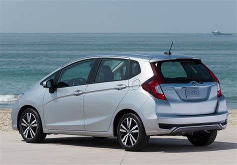 Honda Fit 2018 fica mais tecnológico e seguro nos EUA Encontracarros