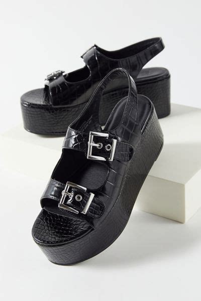 Uo Harper Buckle Platform Sandal Urban Outfitters Canada