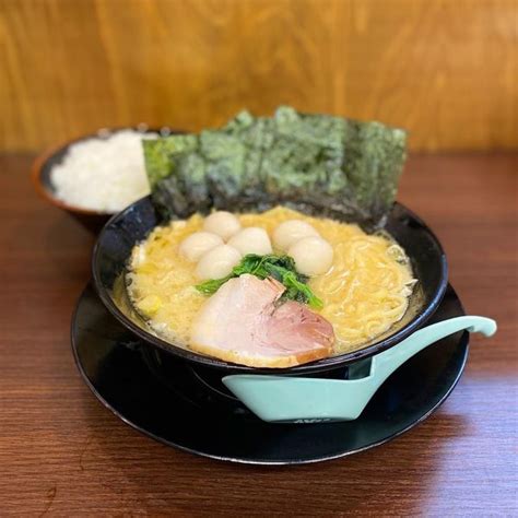 『ラーメン 中 海苔増し うずら増し カタメコイメオオメ』横浜家系ラーメン 一四家のレビュー ラーメンデータベース