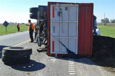 Pudo ser una tragedia conductor de un camión junto a su familia