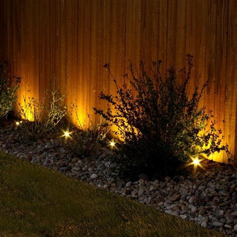 15+ Superb Garden Fence Lighting Ideas