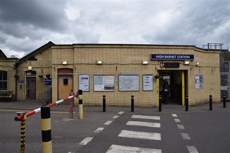 High Barnet Underground Station Northern Line High Barne Flickr