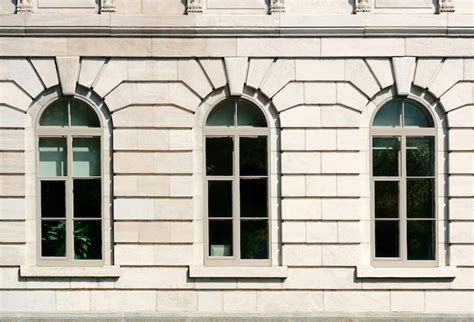 Bow window : les principales différences avec un oriel