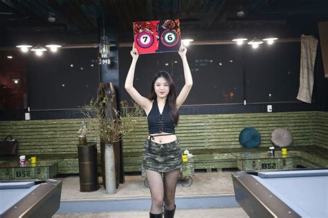 Dàn hot girl nóng bỏng gây sốt giải bi a pool toàn sao tại TP HCM