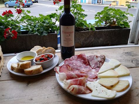 TUSCAN FARM - SHOP, CAFE AND DELI, Burnham Market - Updated 2024 ...