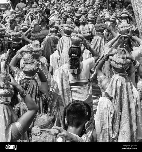 Kalash yatra Fotos und Bildmaterial in hoher Auflösung Alamy