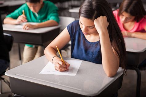 Realiza un examen con éxito La Estuditeca