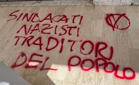 Scritte Vandaliche Nella Sede Uil Di Scalea Sindacati Nazisti