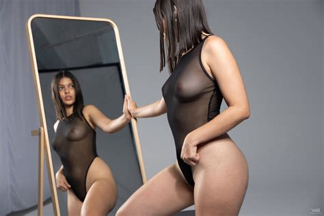 Gia Rosse Greeting From Studio Porn Pic