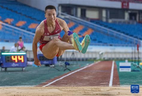 全国田径大奖赛第五站：粟文夺得男子三级跳远冠军