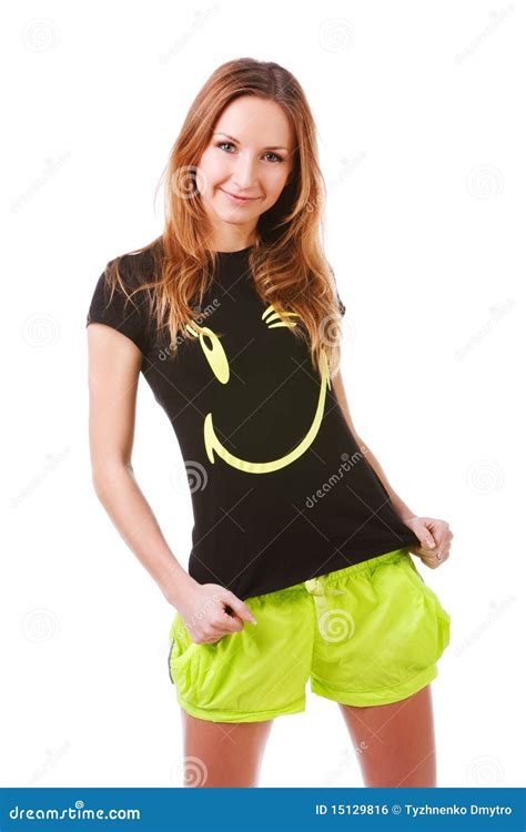 Jeune Fille Attirante Dans Le T Shirt Avec Le Sourire Photo Stock